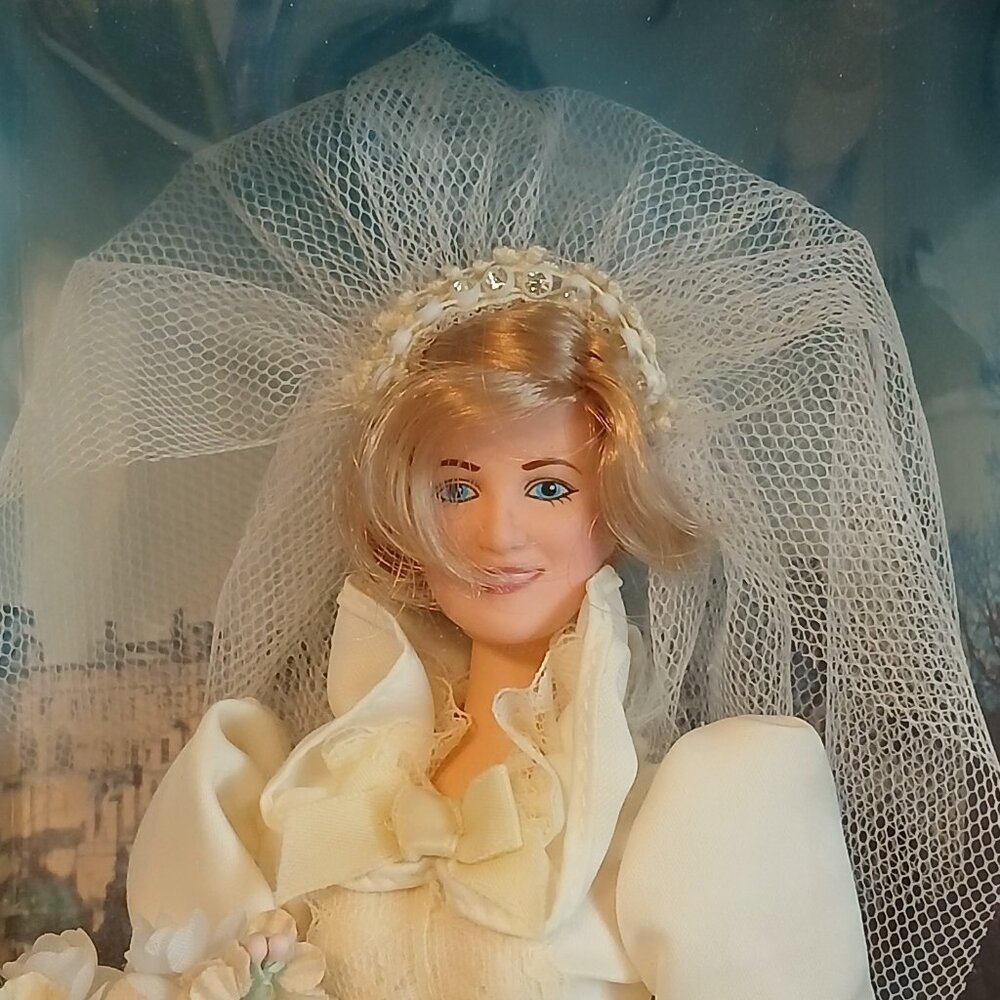 Set of 2 VTG 1982 Prince Charles and Princess Diana of Wales 12" Wedding Dolls - Picture 6 of 16